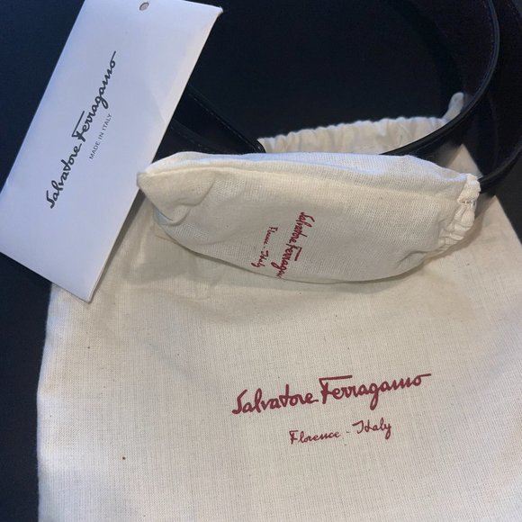 Ferragamo Reversible and Adjustable Gancini belt - Mens 32. New/Never opened - Picture 8 of 8